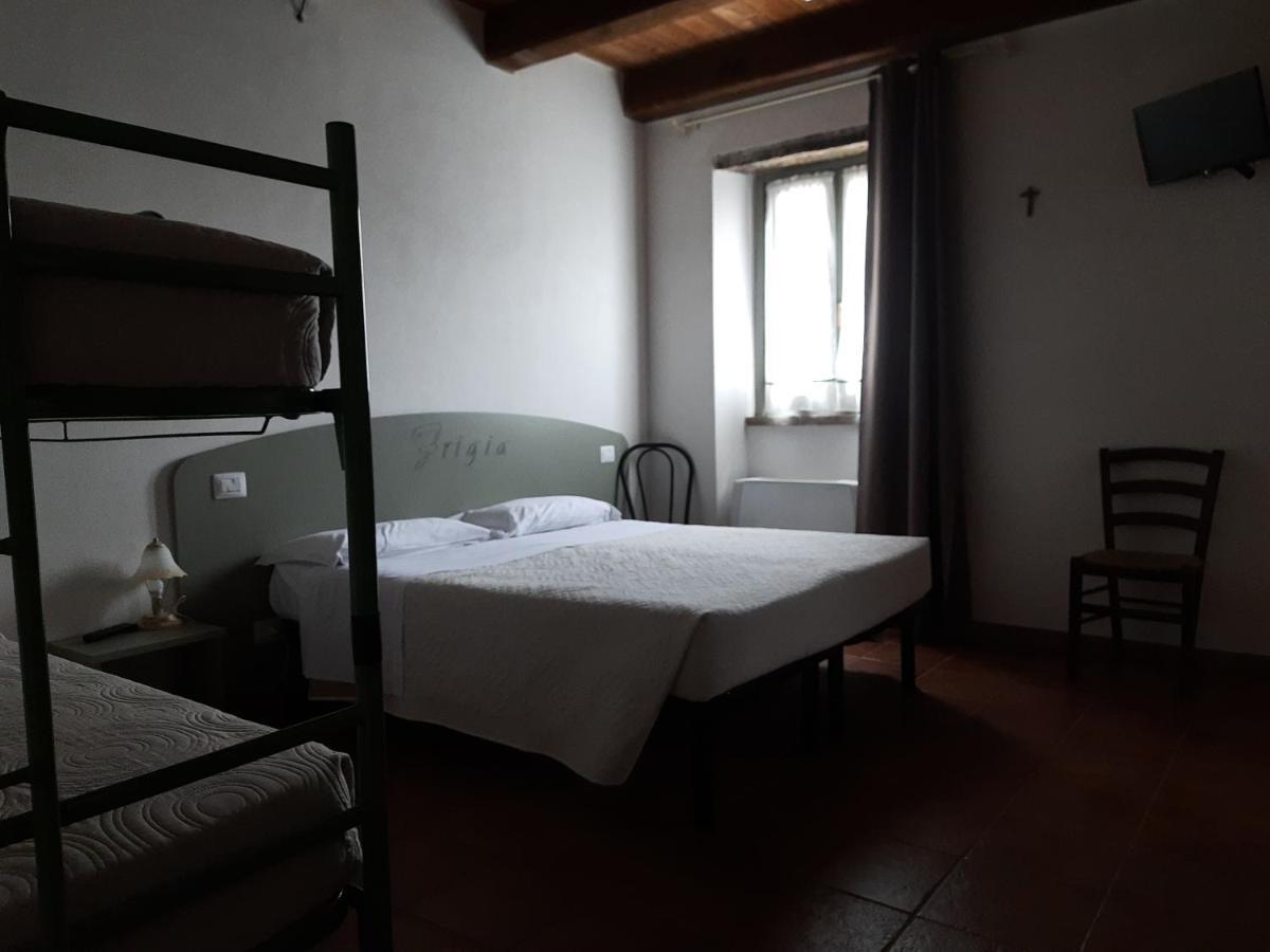Agriturismo Antica Corte Montatteglia Habitación foto